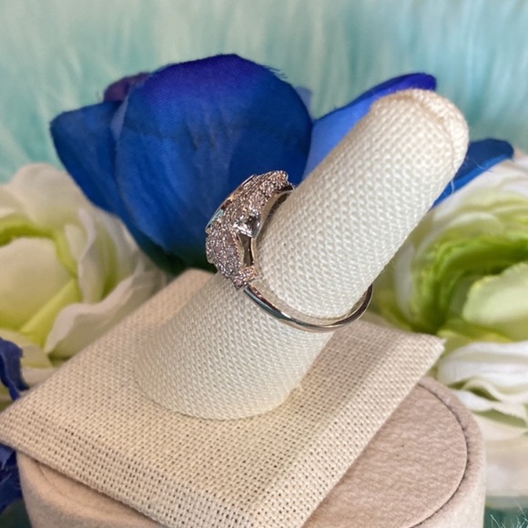 Vintage Lab Created Diamond Gemstone Ring With Beautiful Setting 925 NEW - Picture 5 of 7